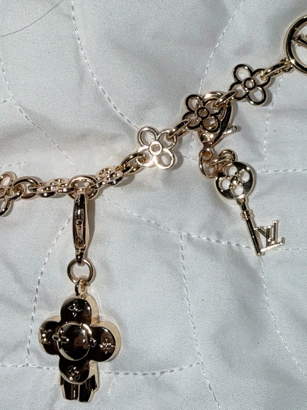 Gold-Tone Flower Charm Key & Card Holder Chain with Removable Charms
